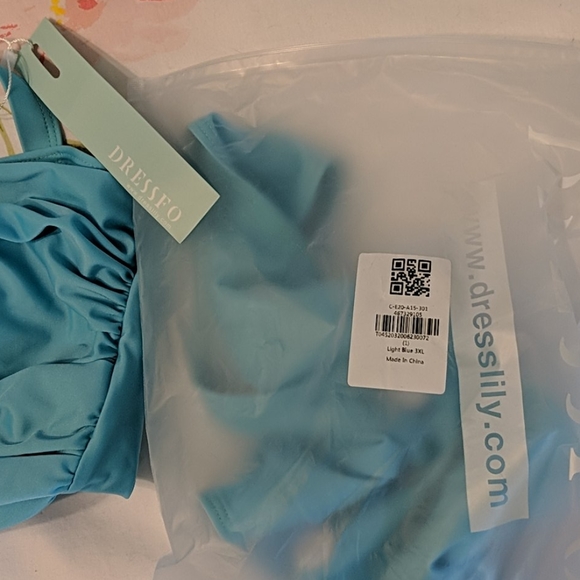 Retro Swimsuit top is big - Picture 4 of 4